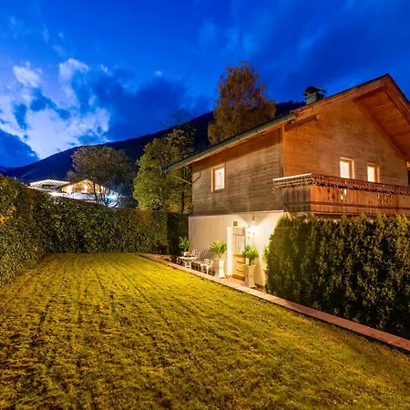 Chalet - Appartements Julitta Mayrhofen Exterior photo