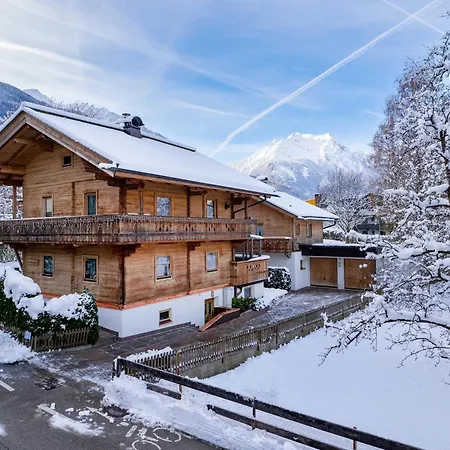 Chalet - Appartements Julitta Mayrhofen Exterior photo