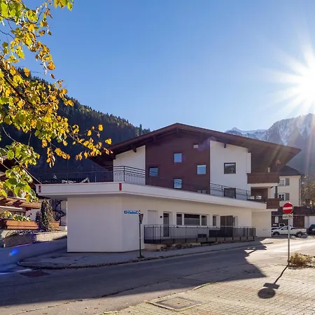 Chalet - Appartements Julitta Mayrhofen Exterior photo