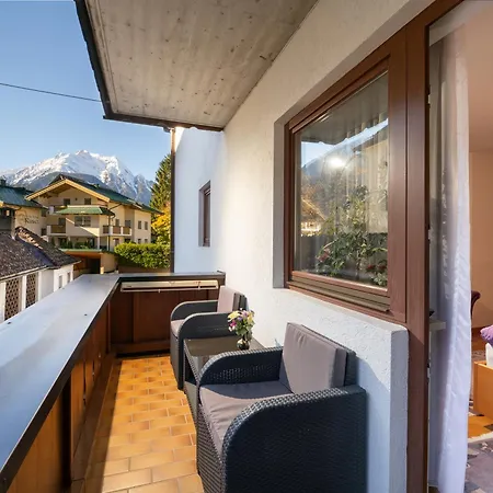 Chalet - Appartements Julitta Mayrhofen Exterior photo